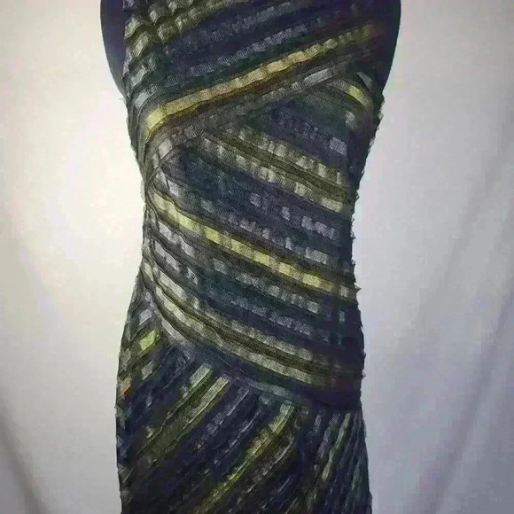 NWOT Muse Essential Little Black (& Gold Dress) Size 4 Ribbon Chiffon Hem Ruffle - Picture 7 of 10